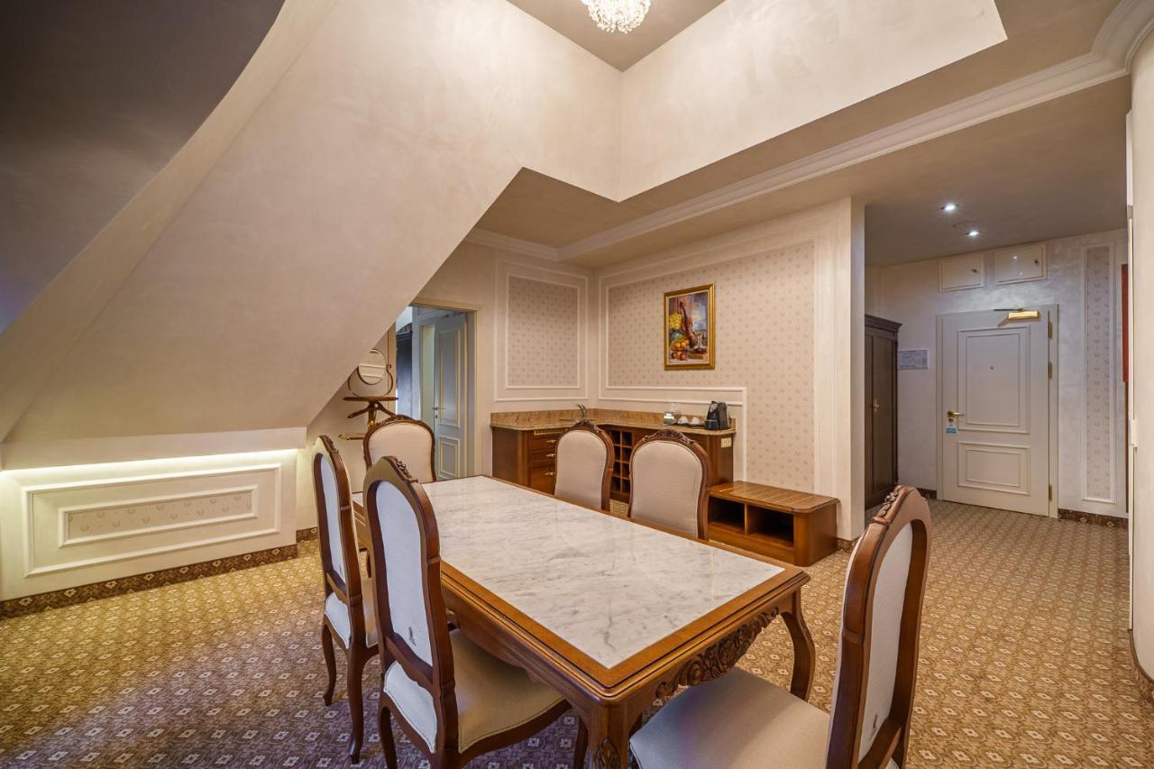 Residence City Garden - Certificate Of Excellence Top 10 Best Five-Stars City Hotels For 2024 Awarded By Htif Plovdiv Esterno foto