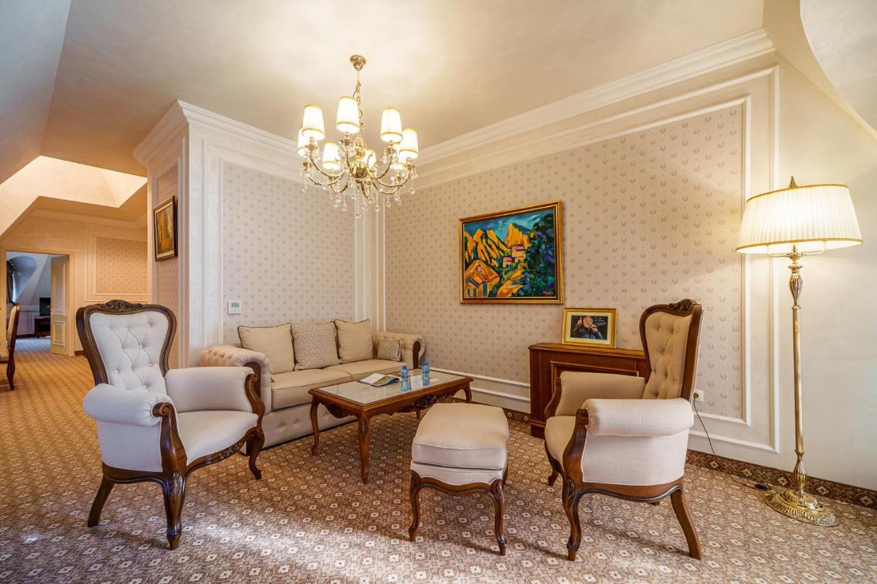Residence City Garden - Certificate Of Excellence Top 10 Best Five-Stars City Hotels For 2024 Awarded By Htif Plovdiv Esterno foto