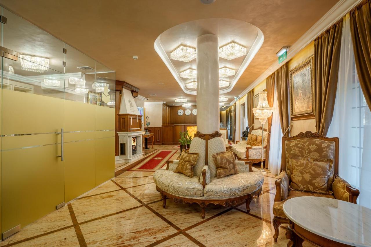Residence City Garden - Certificate Of Excellence Top 10 Best Five-Stars City Hotels For 2024 Awarded By Htif Plovdiv Esterno foto