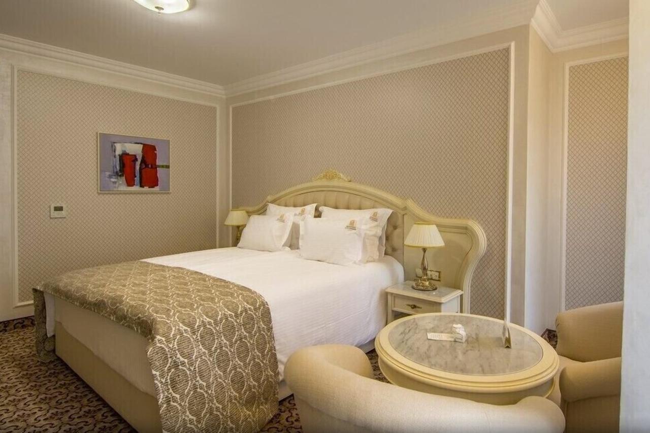 Residence City Garden - Certificate Of Excellence Top 10 Best Five-Stars City Hotels For 2024 Awarded By Htif Plovdiv Esterno foto