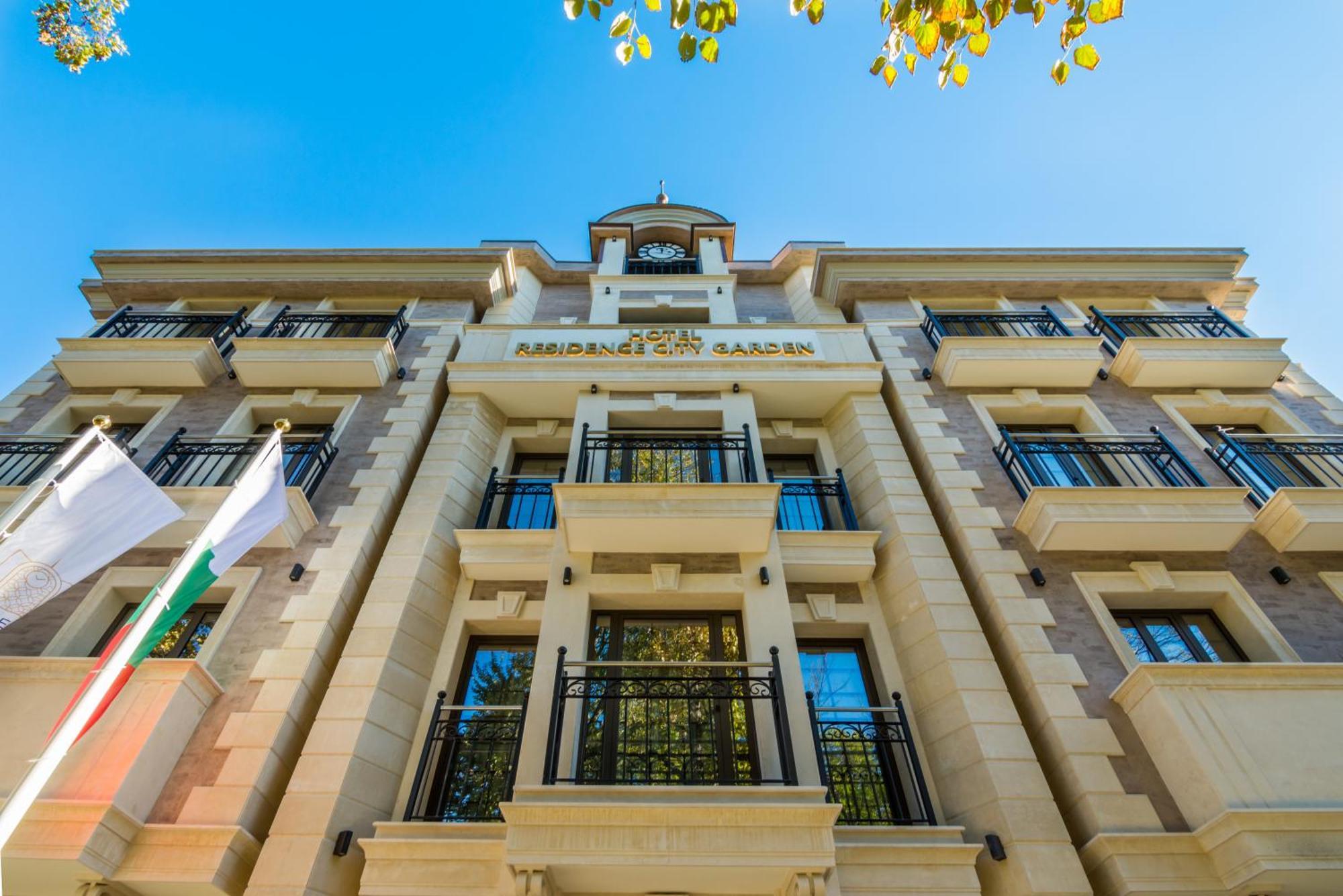 Residence City Garden - Certificate Of Excellence Top 10 Best Five-Stars City Hotels For 2024 Awarded By Htif Plovdiv Esterno foto
